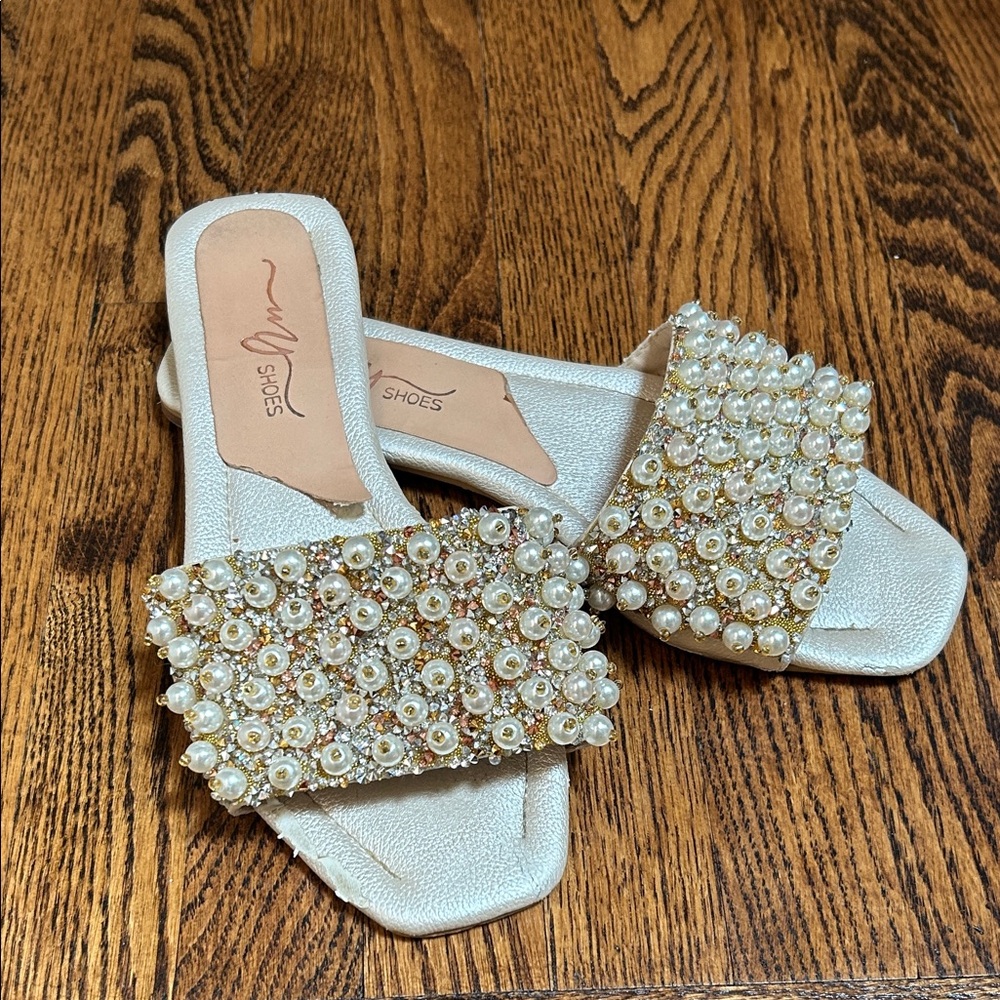 Elegant Cream Pearl Embellished Slide Sandals